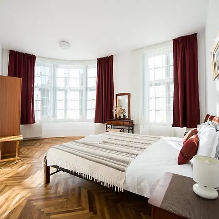Old City Mary Apartment *