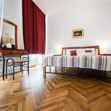 Old City Mary Apartment Brasov