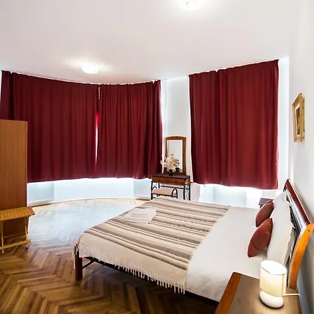 Old City Mary Apartment *
